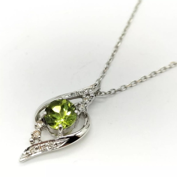 Stunning Peridot with Diamonds and white gold chain - Picture 2 of 12